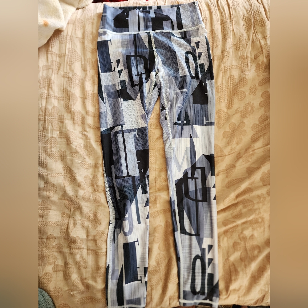 Demi Lovato Fabletics Leggings